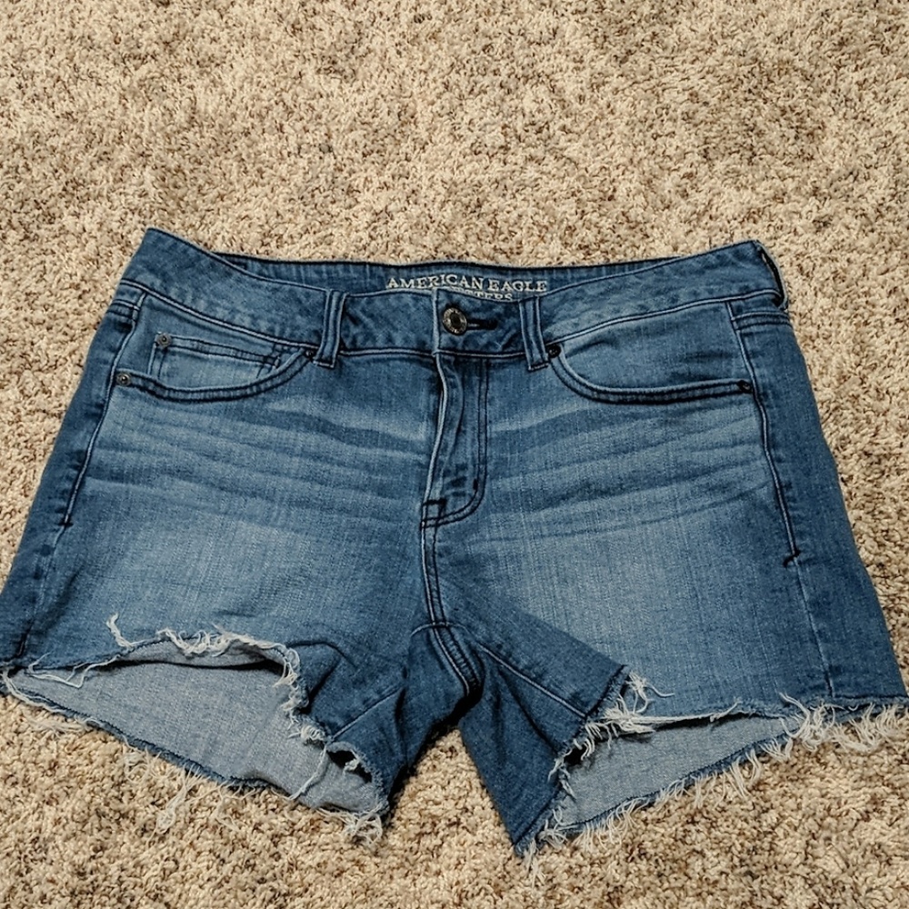 American Eagle Shortie Short
